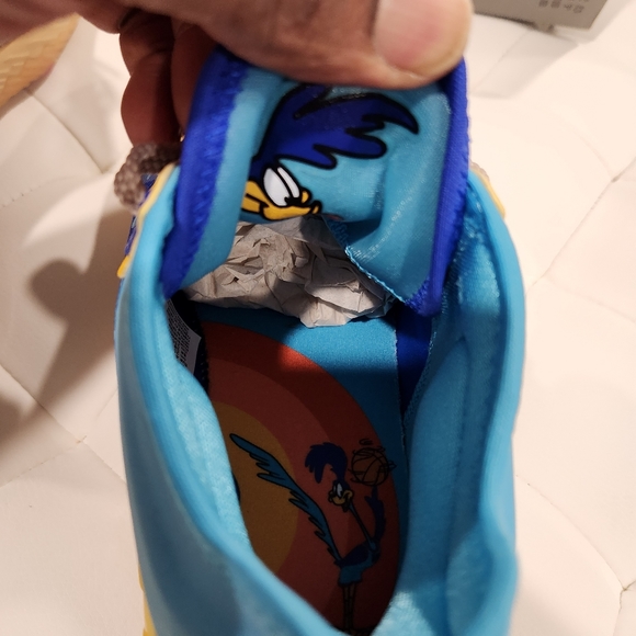 Space Jam x LeBron 18 Low EP 'Wile E. x Roadrunner - Picture 16 of 16
